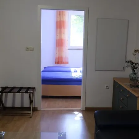 بيت ضيافة Hirschenbraeu Michel