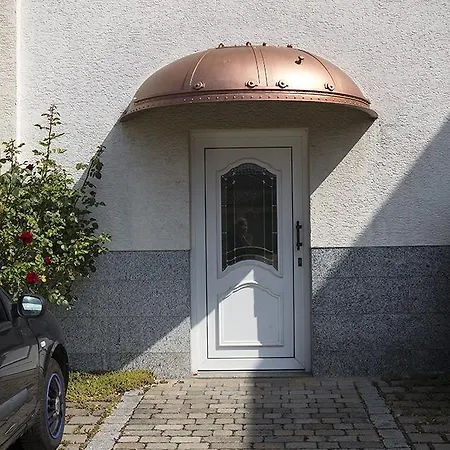 Hirschenbraeu Michel Guest house *